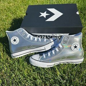 Women’s Chuck Taylor All Star Metallic Converse Size 8